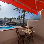 Sunny Terrace, Fast Wifi Relax & Remote Work Quiet Area *