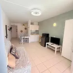 Sunny Terrace, Fast Wifi Relax & Remote Work Quiet Area