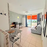 Apartment Sunny Terrace, Fast Wifi Relax & Remote Work Quiet Area *